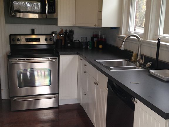 4th image of 2400 Lysle Ln