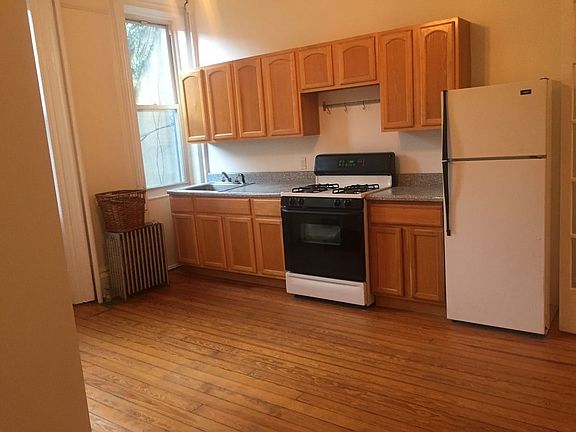4th image of 150 President St APT 1