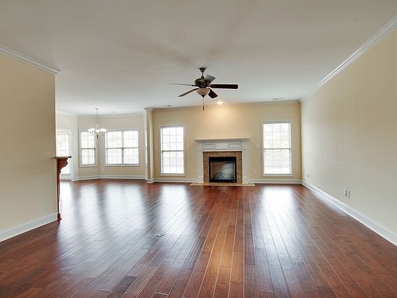 Gas Fireplace - Plenty of Room for Oversized Furniture