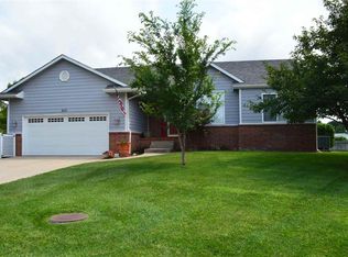 805 Park Glen Ct, Clearwater, KS 67026