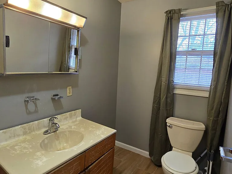 776 Kenyon Ave — Photo 18