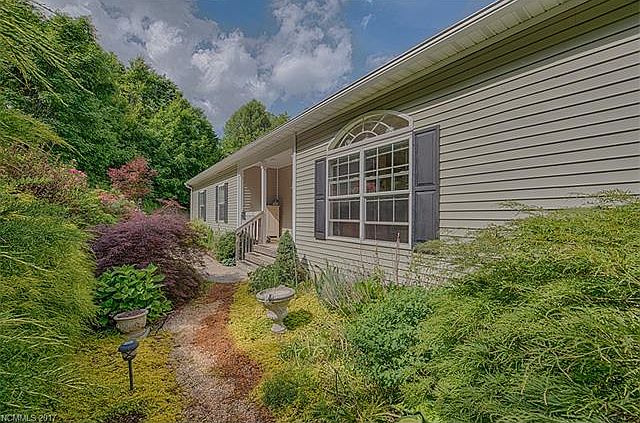 1st image of 26 Davis Ln