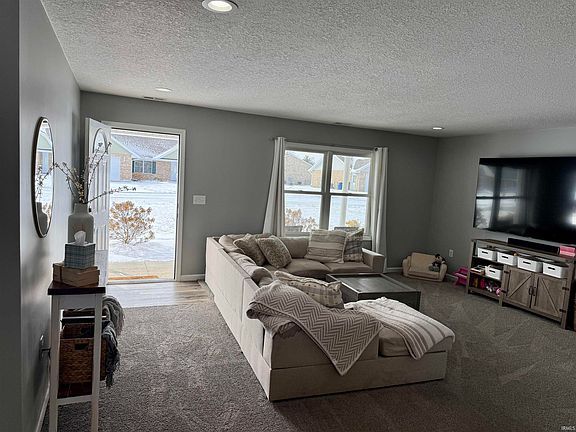 2nd image of 212 E Prestige Dr