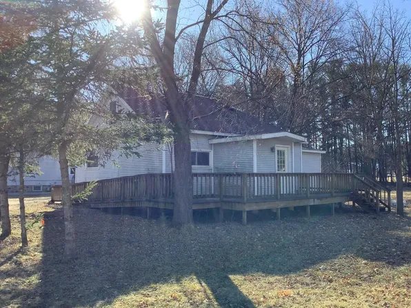 E1745 King Rd, Waupaca, WI 54981