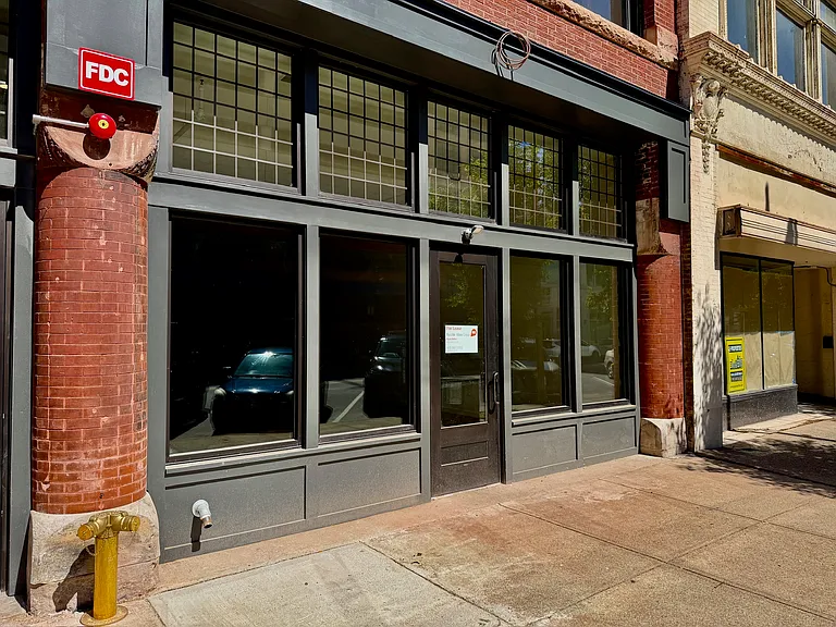 325 N Superior St #201 — Photo 12
