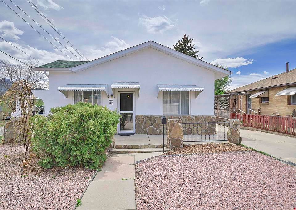 1st image of 900 Robinson Avenue