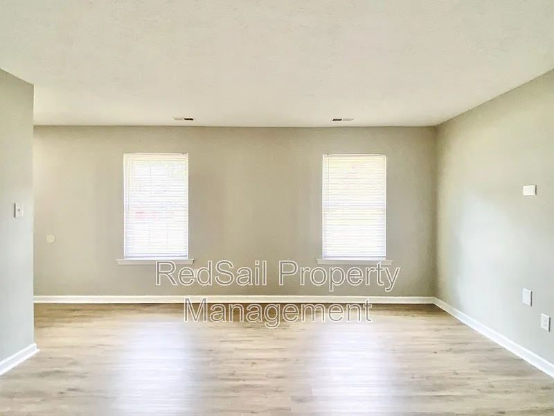 3 bed, 2.5 bath, 1758 sqft, $2,495 — Photo 3