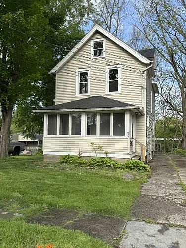 433 Logan Ave NE Photo 1