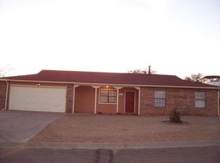 811 Chuckwagon Rd SE, Rio Rancho, NM 87124