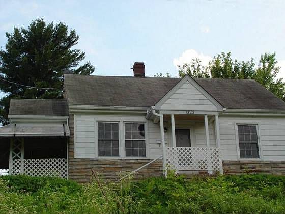1st image of 1323 Fort Manor Dr