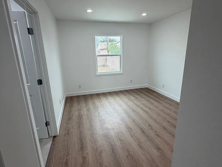 4328 Deeboyar Ave — Photo 5