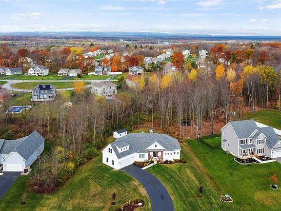 2nd image of 10 Red Barn Dr