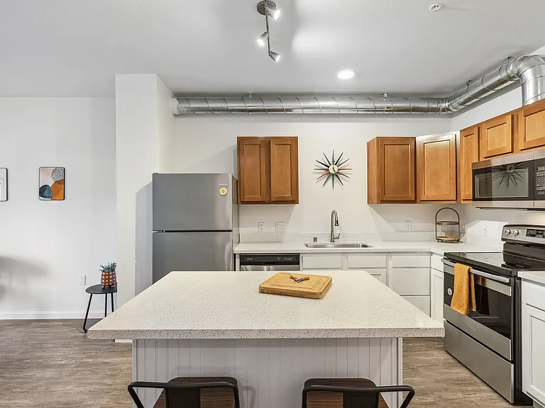 Pullman Lofts — Photo 14