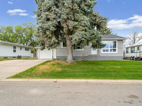 5716 E 53rd St, Taber, AB T1G 1K8