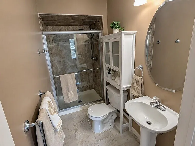 53 Grassmere Ct #5 — Photo 9