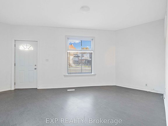 3rd image of 2045 Davenport Rd