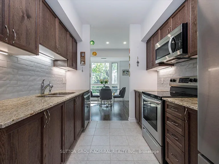 302 Essa Rd #418 — Photo 12