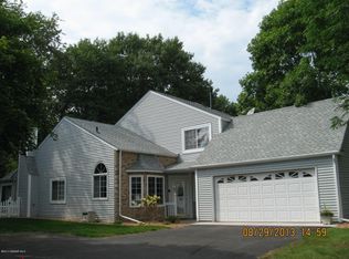 5699 Donegal Dr, Shoreview, MN 55126