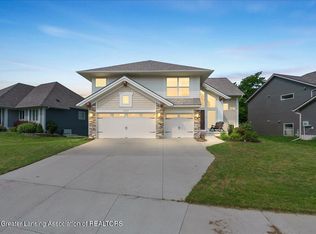 16920 Willowbrook Dr, Haslett, MI