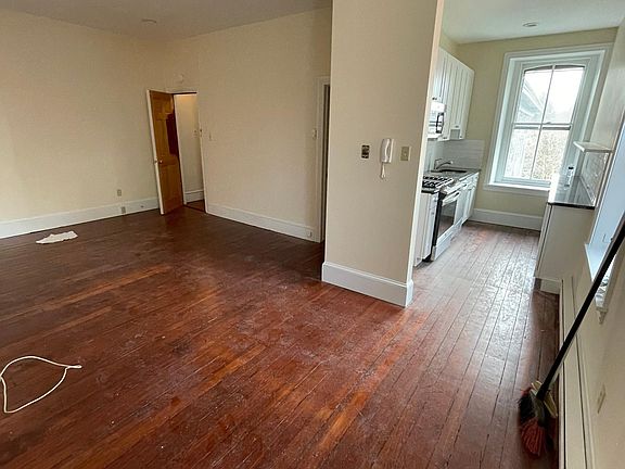 4th image of 105 Bethlehem Pike 2nd Fron Front 2