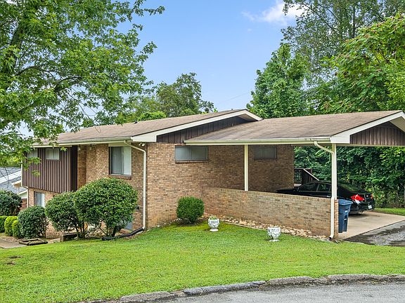 4th image of 3410-3412 Betty Ln