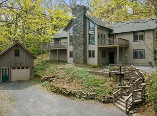 492 Blackrock Dr, Roseland, VA 22967