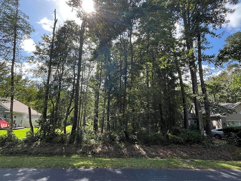 2nd image of 15 Oakbark Court