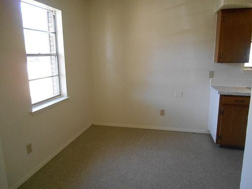 5th image of 1202 SE 14th St Unit B