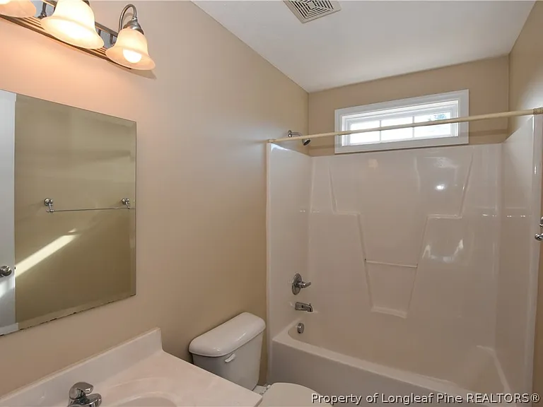 60 Scranton Ct — Photo 17