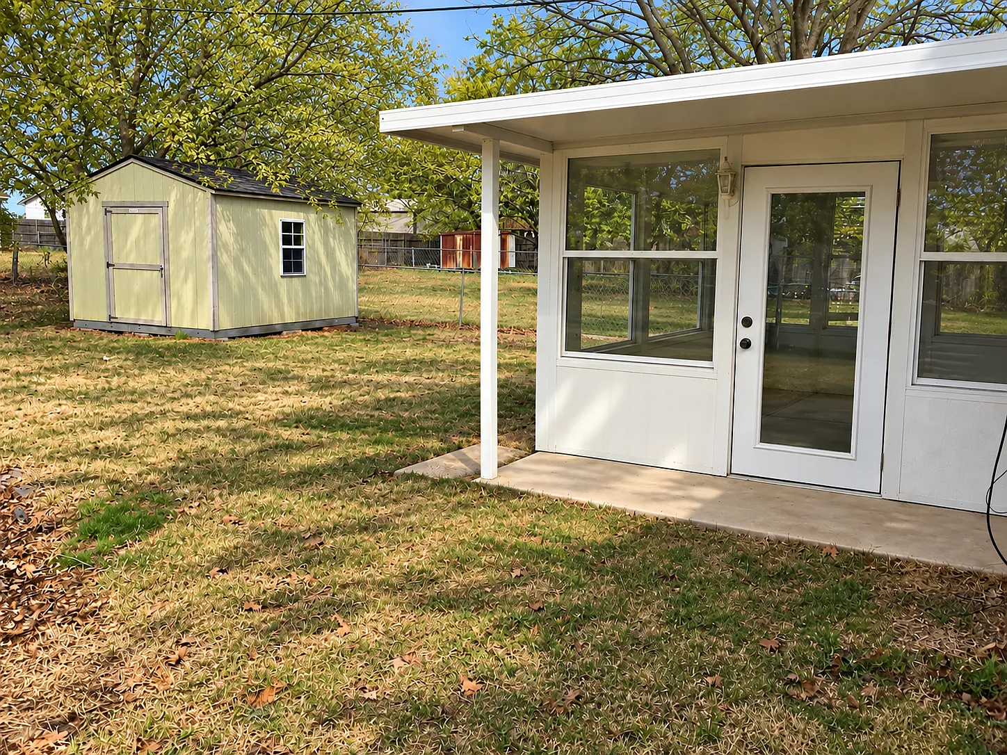3 bed, 1.5 bath, 1112 sqft, $1,350 — Photo 3