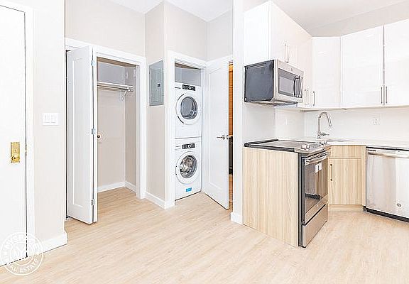 4th image of 654 Putnam Ave #4G