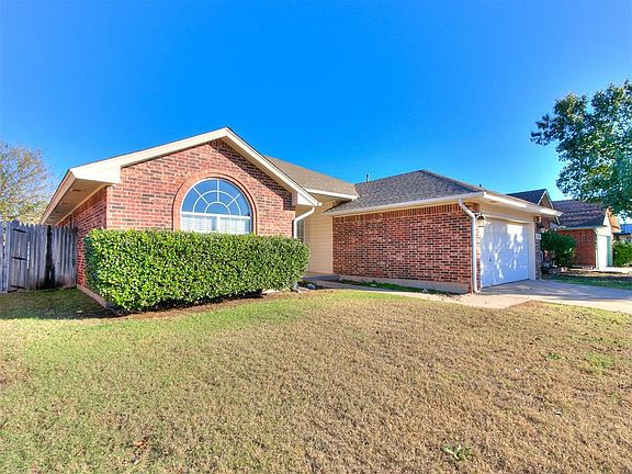 3rd image of 13112 Maple Leaf Dr