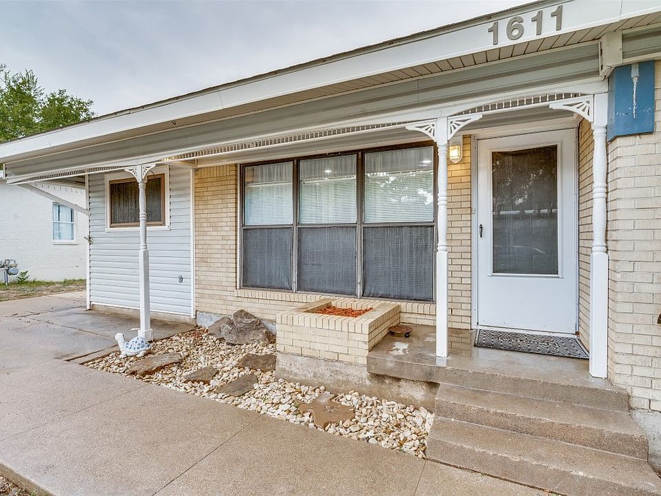 1st image of 1611 Herschel St