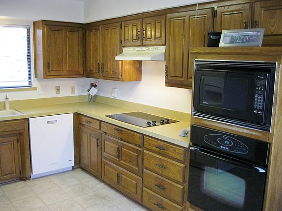 4th image of 4305 Woodhill Dr
