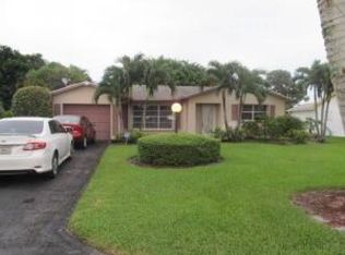 6117 Rainbow Cir, Greenacres, FL 33463