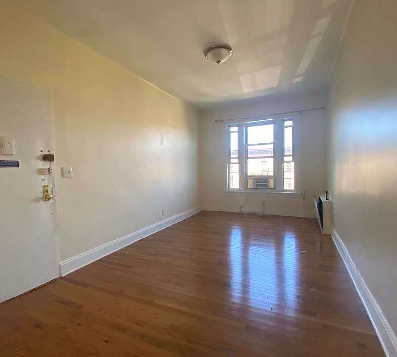 1st image of 388 Saint Johns Pl #4AA