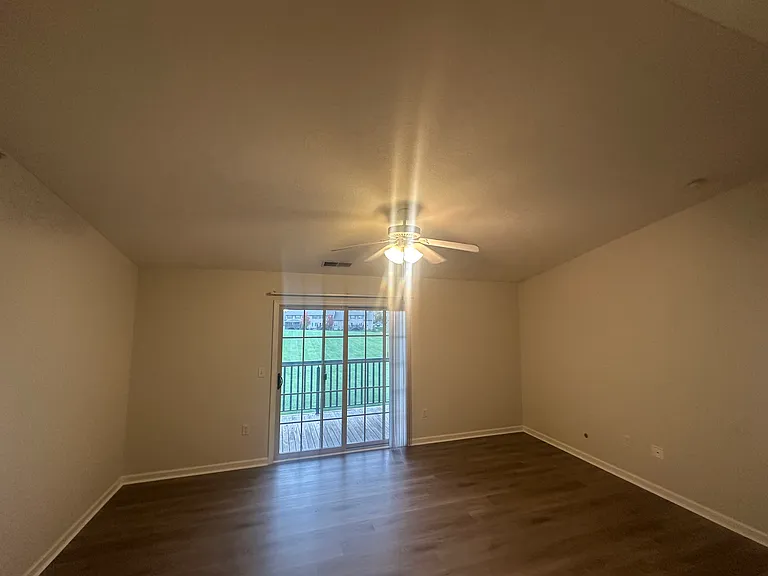 758 Hidden Springs Dr — Photo 16