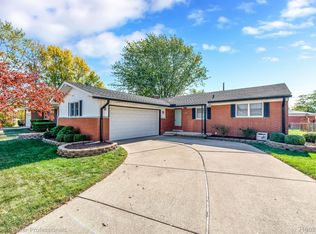 3328 Tomson St, Trenton, MI 48183