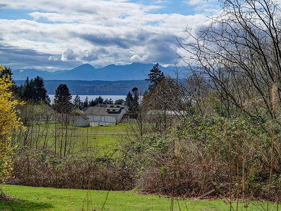 3rd image of 25545 Pioneer Way NW