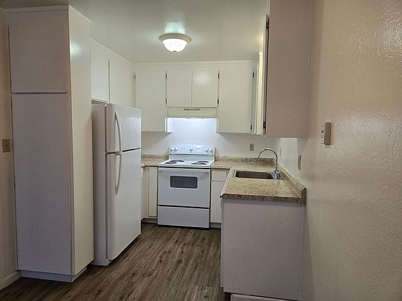 3rd image of 333 Poplar St APT 18