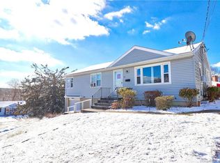 82 Wislock St, Waterbury, CT 06705