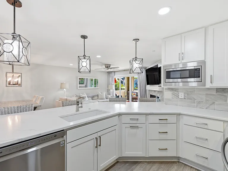 18591 Vineyard Point Ln — Photo 3