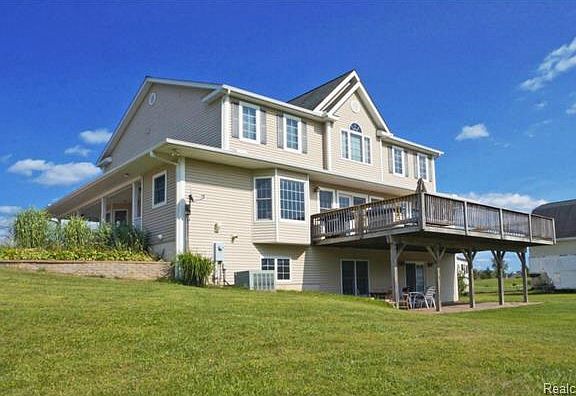 4th image of 8040 Apple Creek Ct
