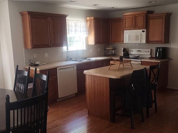 5th image of 123 Apoorva Ln