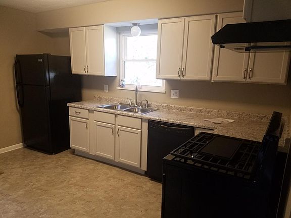 3rd image of 5338 Ashbourne Ln