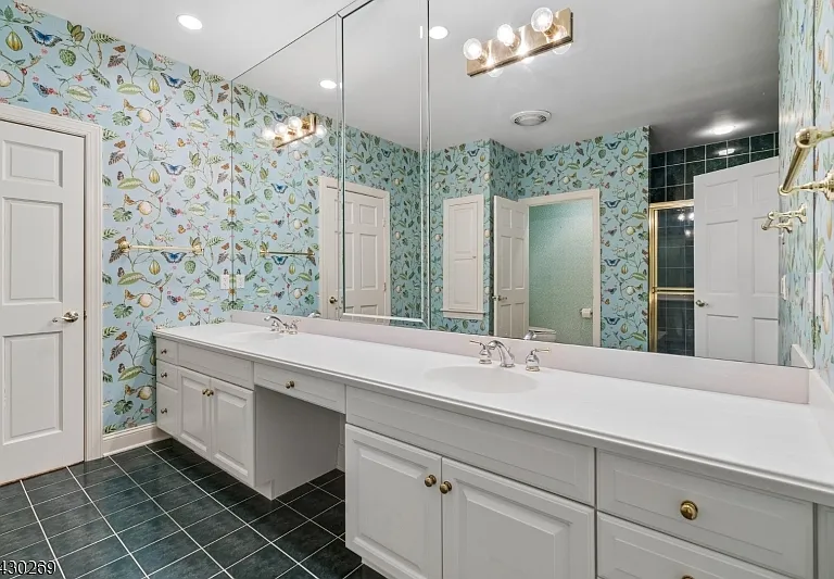 8 Morgan Ct — Photo 13