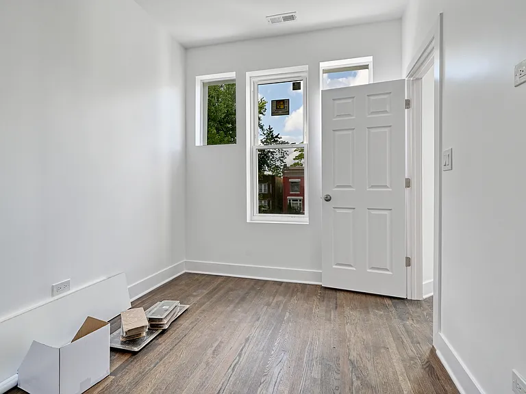 4732 W Monroe St #2 — Photo 17