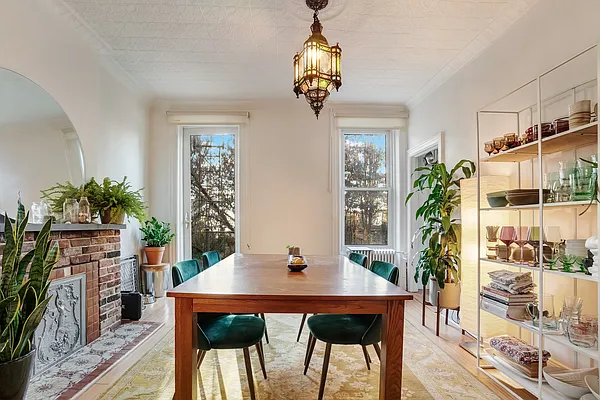 Rented by Twyford Real Estate | media 18