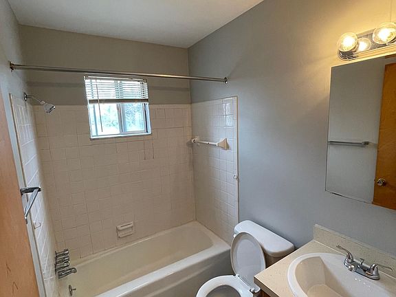 5th image of 4119 Gratiot Ave #19