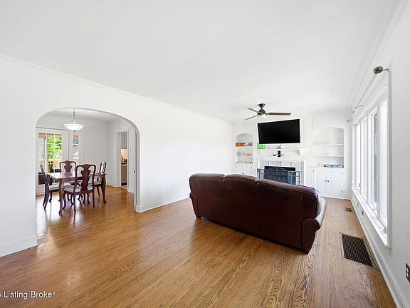 4th image of 109 Ridgeway Ave